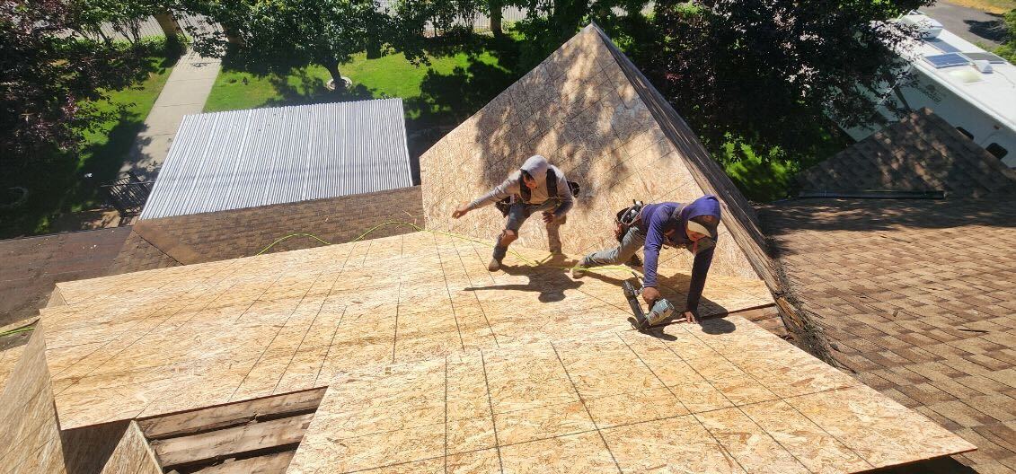 EagleRidgePros's tweet photo. Another successful project completed
We recently performed a full roof tear-off &amp; new roof installation in Pleasant Grove, Utah, delivering long-lasting protection &amp; quality craftsmanship.
📞 Schedule your FREE roof inspection today.
#UtahRoofing #PleasantGrove #EagleRidgeRoofing https://t.co/aICvJtL9BV