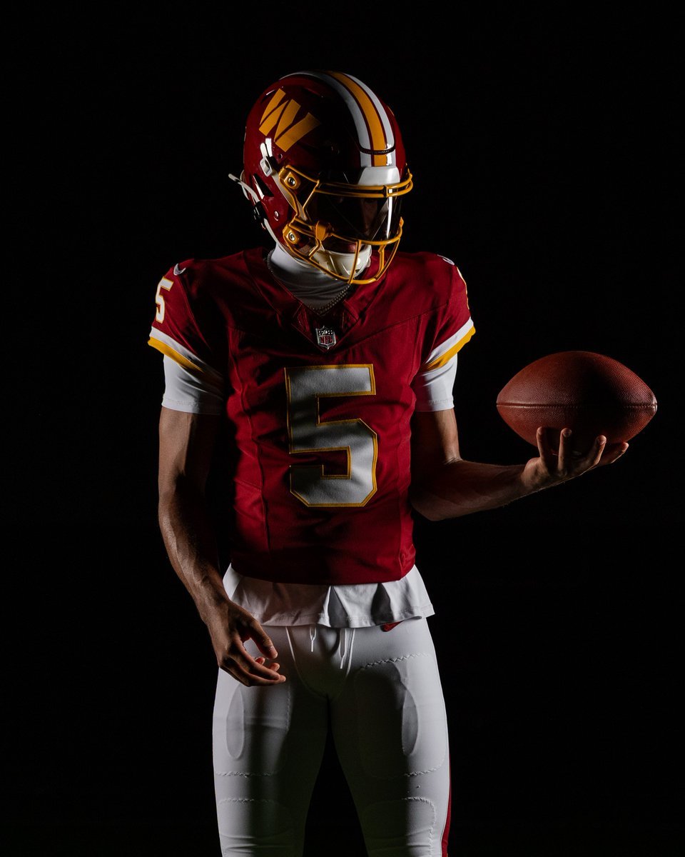 FullCommandShow's tweet photo. Rate the #Commanders starting offense from 1-10 

QB: Jayden Daniels
RB: Jacory Croskey-Merritt
WR: Terry McLaurin
WR: Brandon Aiyuk
WR: Antonio Williams
TE: Chig Okonkwo
LT: Laremy Tunsil
LG: Brandon Coleman
C: Nick Allegretti
RG: Sam Cosmi
RT: Josh Conerly Jr.

#RaiseHail https://t.co/v1ihN1PMKA