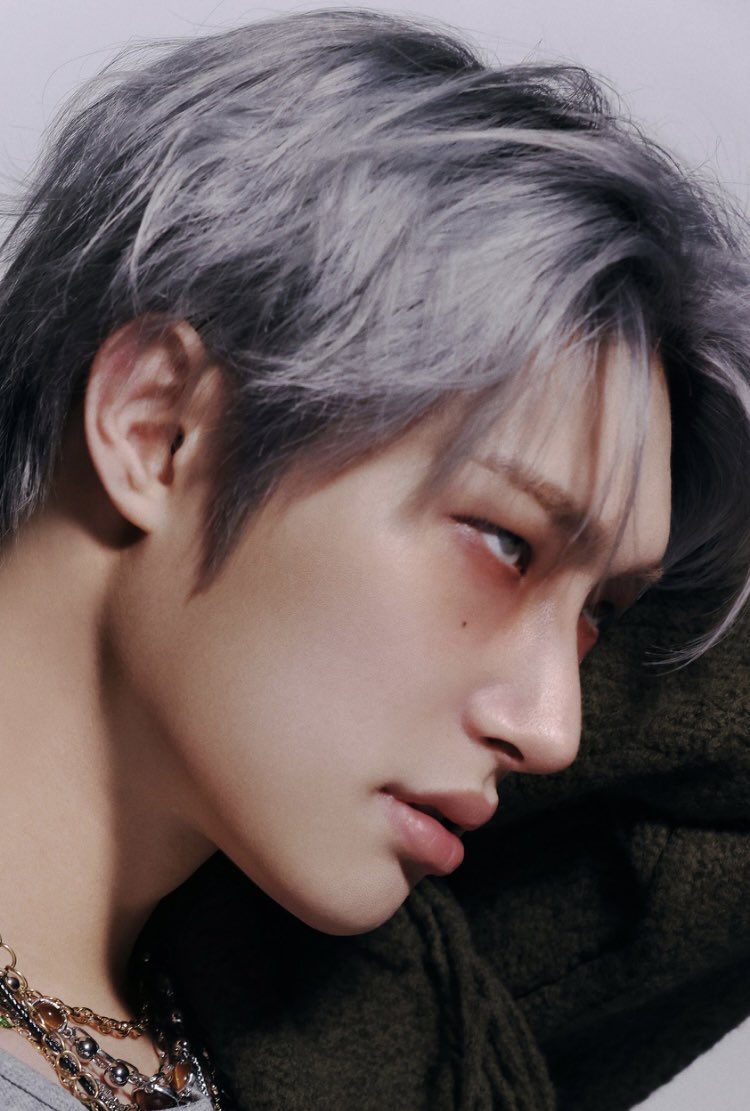 skyewildflower9's tweet photo. @ATEEZofficial WOW, I'm so so so so so so SO PROUD to scream how SONG MINGI's body and face cards rocking it front view, side, view, back, view and any other view I can imagine 💯SO HOT❤️🔥 SO FIRE🔥😎💪😍💋
#MINGI #민기 #FIXON
#ATEEZ #에이티즈
#GOLDENHOUR #GOLDENHOUR_Part5 #BAD https://t.co/9Mv62B4cgh