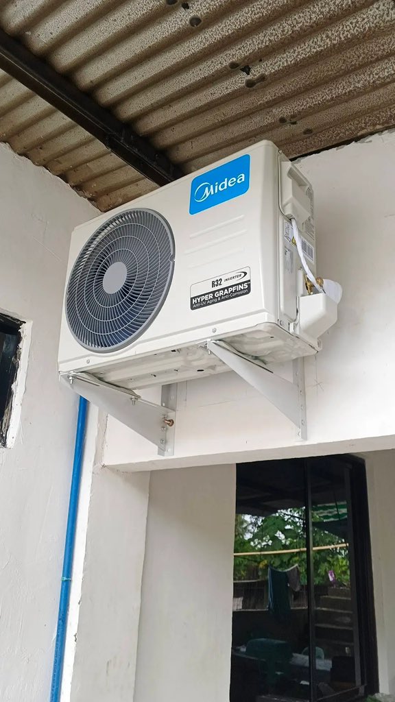 Enter10mentZmp's tweet photo. NETZED AIR CON OUR OFFER 

Air con installation pay air con = 1300k
Air con repair = 900k
Air con regesing = 800k
Air con service = 350k
Fridge repair = 700k
Air con car regesing = 600k
For more information call us +260972935264 https://t.co/jtvZsgFlPy