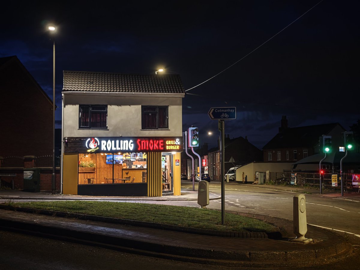 justin_kadafi's tweet photo. Night photography
#nightphotography
#leica #summilux #streetphotography #shotonsnapdragon
#LightFusion https://t.co/kkYooBeL25