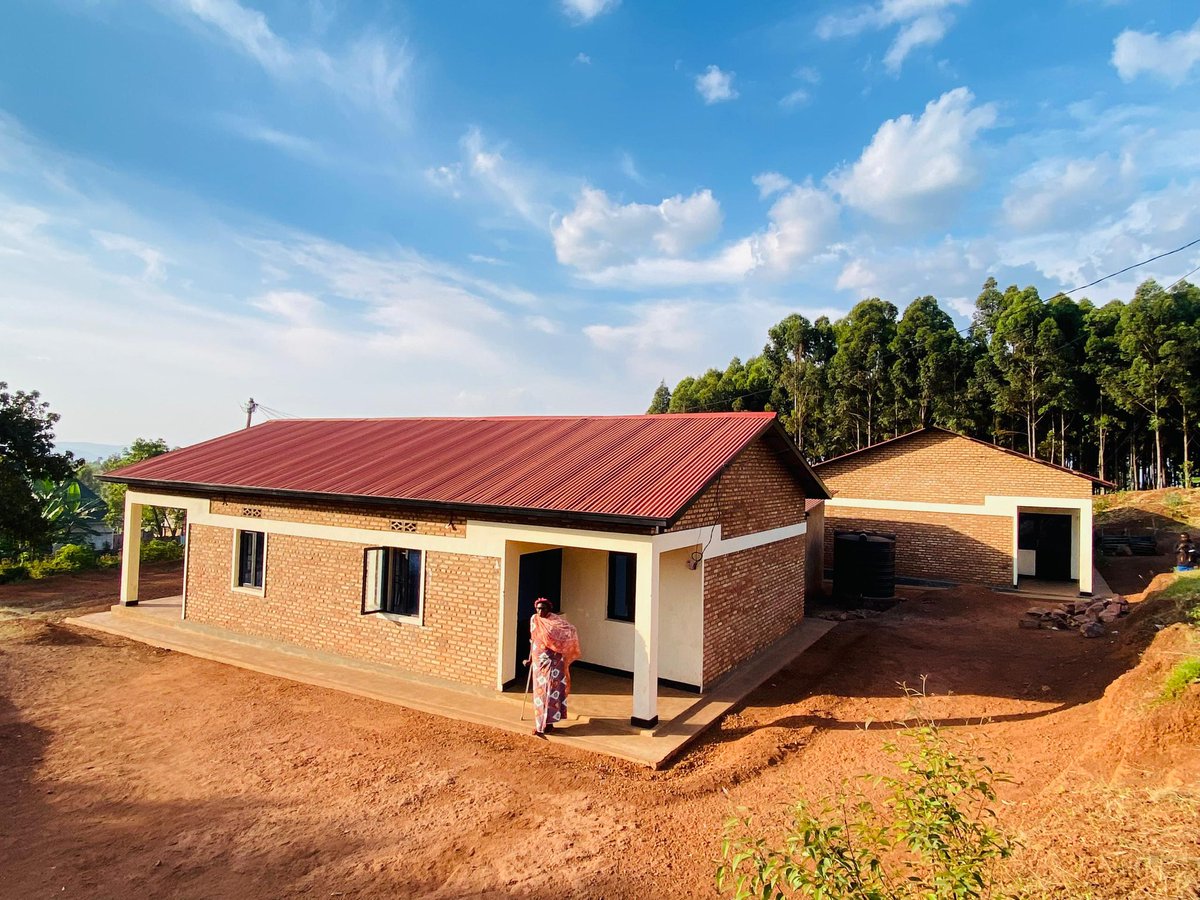 Ibuka_Rwanda's tweet photo. 🔴 TODAY IN @musha_sector , @RwamaganaDistr  

As part of the "Survivors in the Community – Intango y'Ubudaheranwa" program, representatives from IBUKA ,and Menzies Aviation visited 10 survivor families living in homes built through the partnership between IBUKA, Menzies Aviation, and Rwamagana District.

The houses were officially inaugurated on 25 June 2025 and have since provided safe and dignified housing for the beneficiary families.

The visit aimed to assess the well-being of the families and witness the positive impact of the initiative on their lives.

Among the visitors were Jo Harrison (SVP Pearl Transformation), Cisse Abdoulaye (Head of Africa), Marine Umulisa (General Manager, Rwanda – Menzies Aviation), and Dr. Philbert Gakwenzire, President of IBUKA.

Together, we remain committed to supporting survivors and building resilient communities.

#IntangoYUbudaheranwa #StandWithSurvivors #Kwibuka32