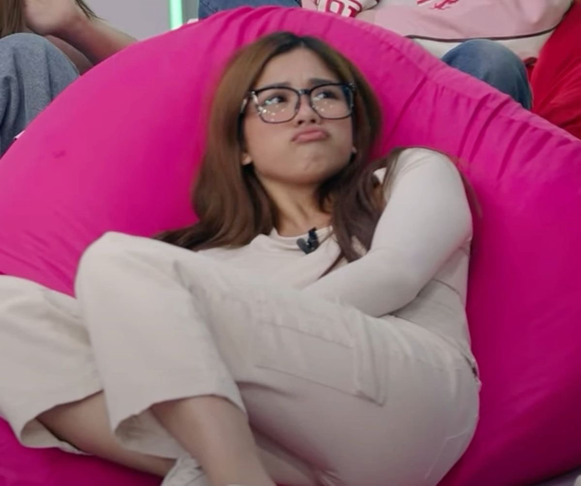 aiahdearest's tweet photo. describe aiah using one word only. bawal “pretty” kasi obvious yan.

me first. edi “baby.” 😂 https://t.co/nEd0IcD7Rj