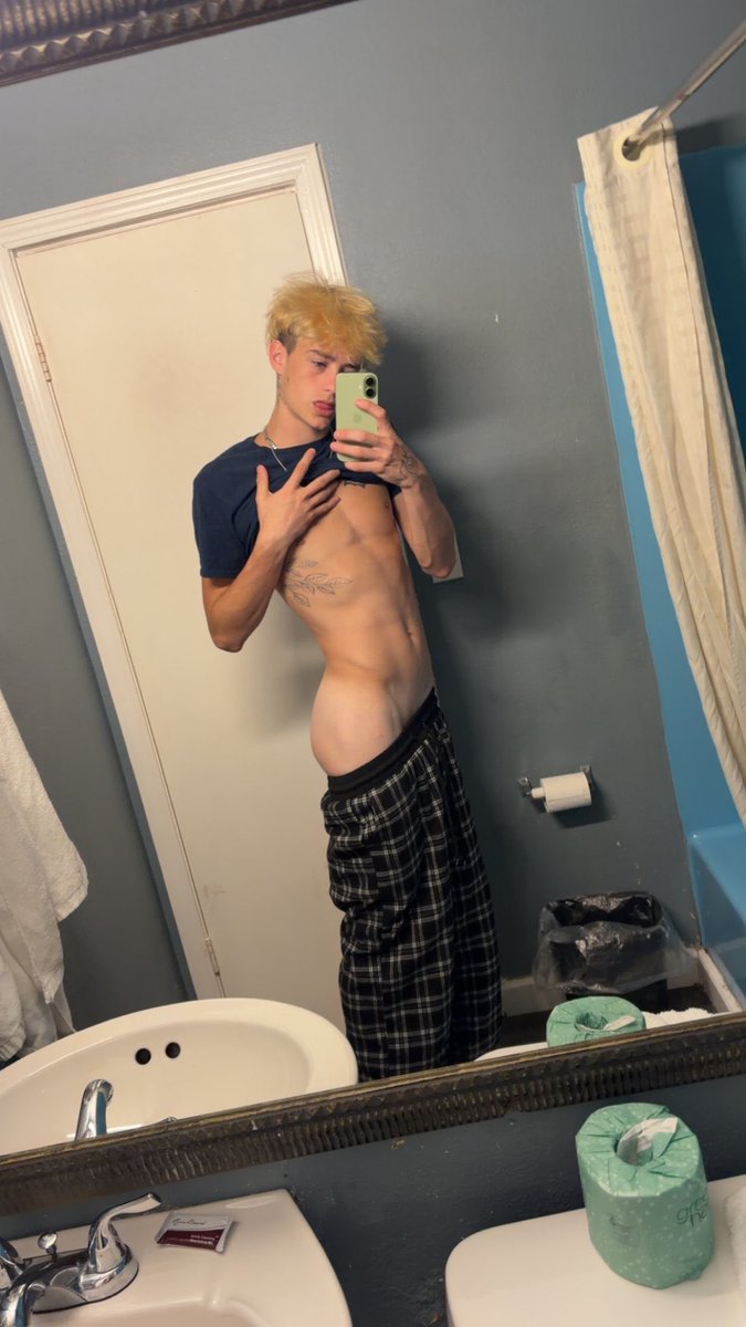 Bloomyy bait tweet media