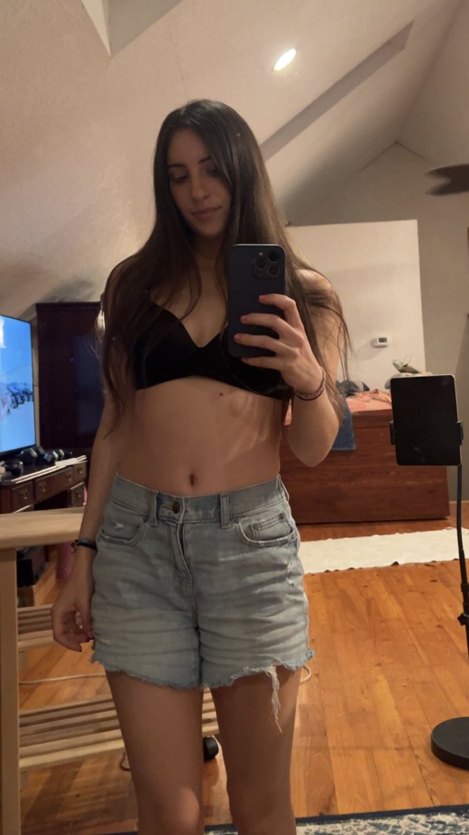 bbgirlyeah tweet media