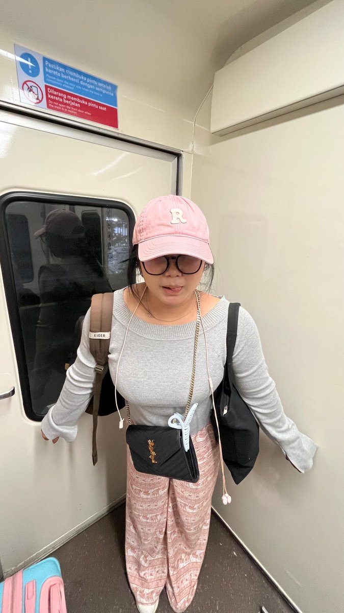 risa-! tweet media
