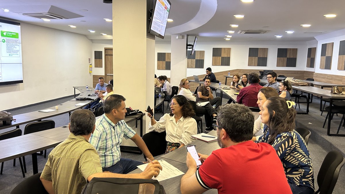 CRCSantander's tweet photo. ¡Tercera sesión de MECTIA en marcha! Junto a la CRCI, actores del agro santandereano trazaron la hoja de ruta para aportar en el cumplimiento de la Misión 6: Productividad del Campo del plan #Santander2050 🌾💚
#MECTIA #CRCI #InnovaciónAgropecuaria https://t.co/enFHyjA0lu