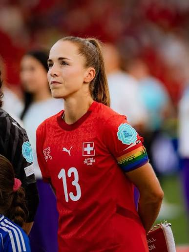 ajabbaruk's tweet photo. 🚨RUMOUR: #MUWomen are ready to splash the cash this summer to bolster their midfield!

One of their top targets is Marija Ana Milinković (Inter defender who can also play CDM &amp; 2x Bosnian POTY). Also in the mix: former Arsenal star &amp; Switzerland captain Lia Wälti (Juventus). https://t.co/mlsz9o0MLc