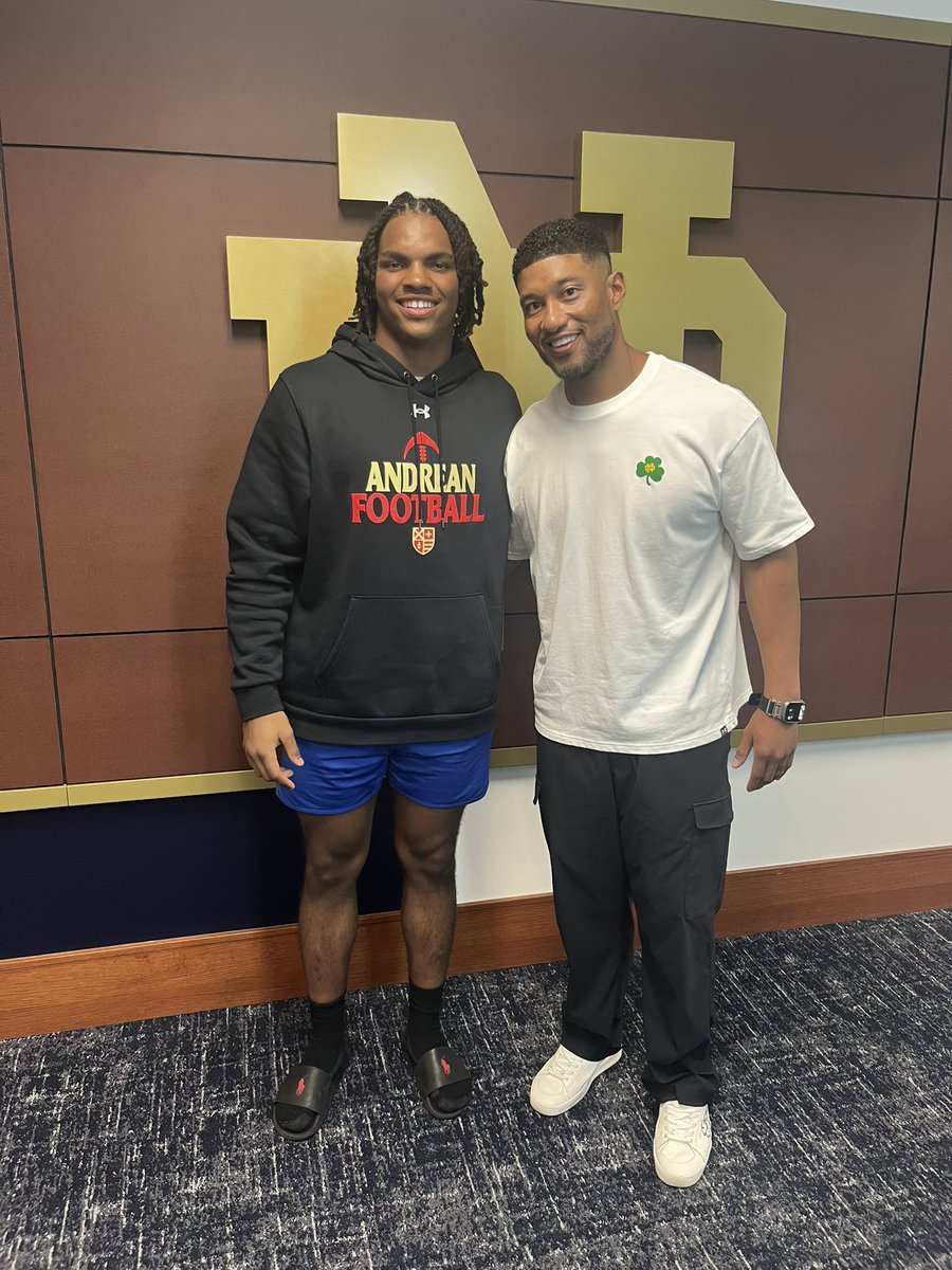 javiermccoy23's tweet photo. Blessed to receive an offer from @NotreDame !! I had a great experience and great conversations with @Marcus_Freeman1 and @luc_brian !! Can’t wait to be back!
@NDFootball @AndreanHigh @IndianaPreps @PrepRedzoneIN https://t.co/JQ78MV1jy1