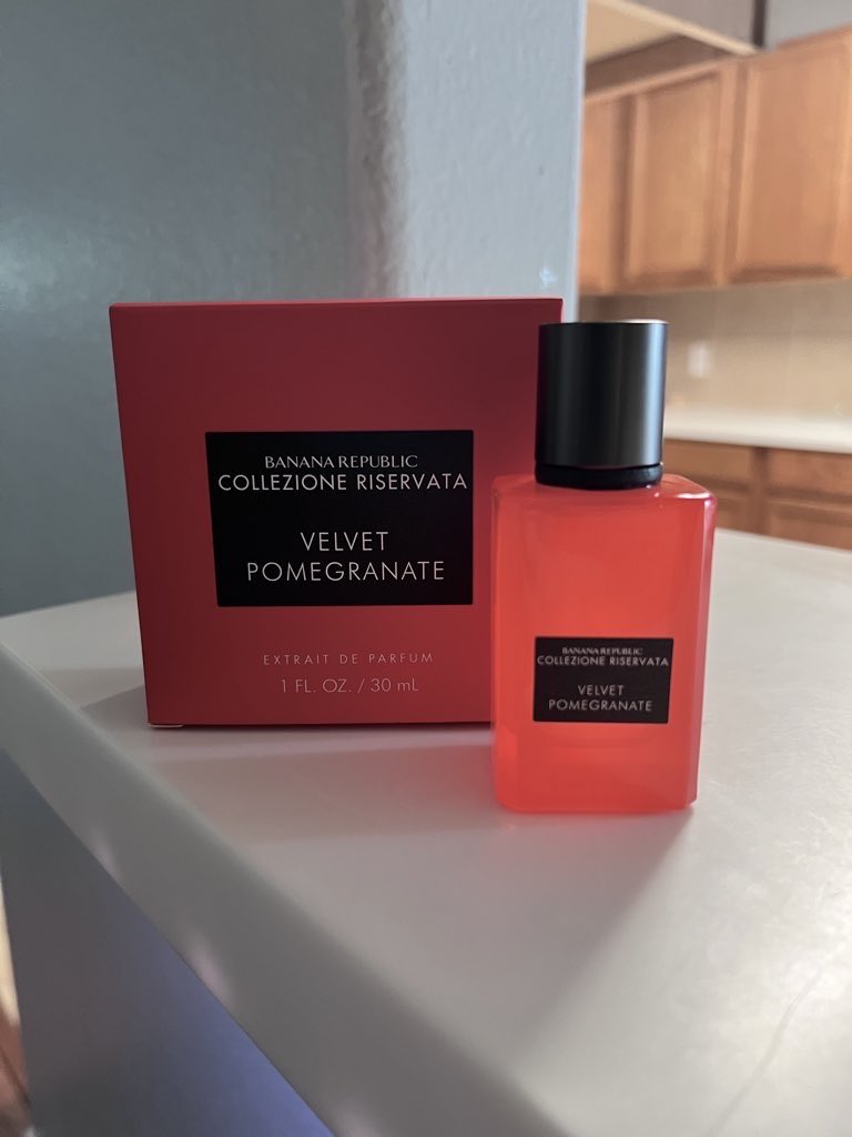 voresce's tweet photo. @moonhauntsme i get the most compliments wearing these but my recent fav is pomegranoudh by fugazzi :3 https://t.co/DCe4MxNYe9