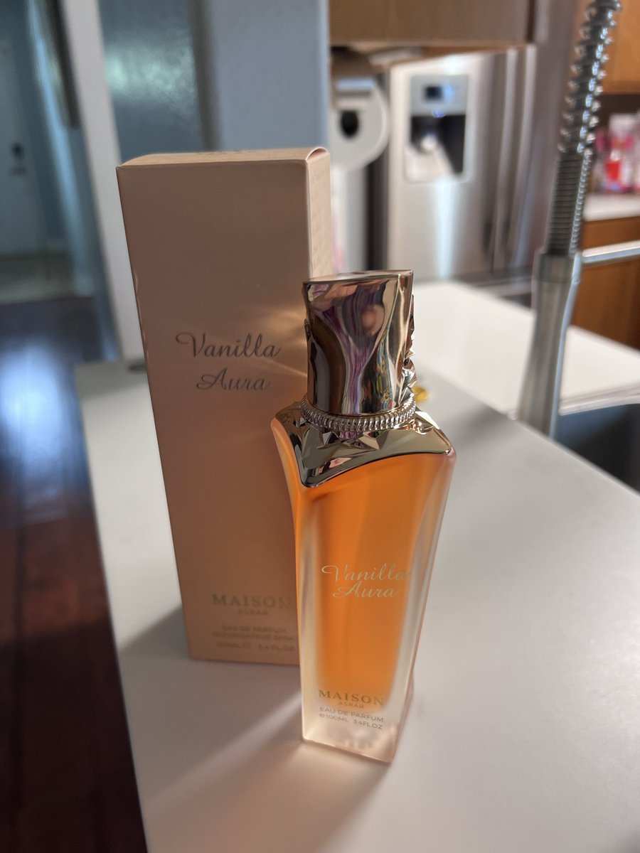 voresce's tweet photo. @moonhauntsme i get the most compliments wearing these but my recent fav is pomegranoudh by fugazzi :3 https://t.co/DCe4MxNYe9
