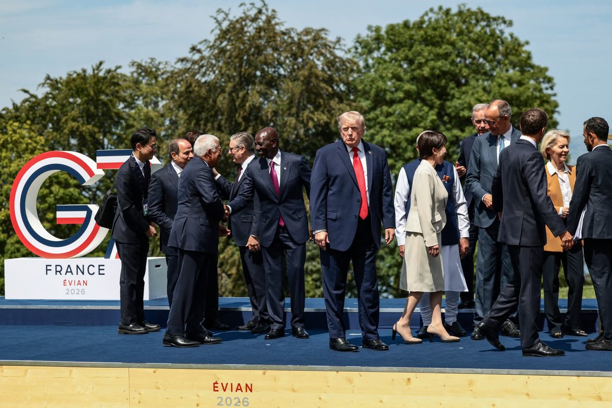ricky_youmans's tweet photo. When world leaders don't have nothing to do say to Trump your alone. https://t.co/aZsIyn8PfW
