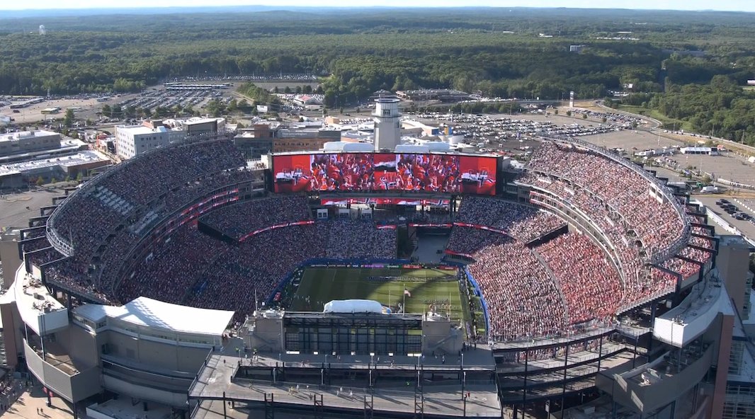 TouchlineX's tweet photo. 📸 - We need to talk about the American stadiums this World Cup.

The truth is that they all turned out to look absolutely sensational this World Cup, more sensational than ANY OTHER country in World Cup host in HISTORY! 🇺🇸💫 https://t.co/ZAmTbgmxmK