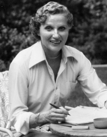 SpiesVespers's tweet photo. STRANGE SPY FACTS! SCIENCE FICTION AND HORROR EDITION!

Former CIA intelligence officer Alice Bradley Sheldon wrote science fiction under the name James Tiptree Jr. As everyone knows – or should know – Tiptree was James Bond’s favorite jam. https://t.co/b8ddevmHtC