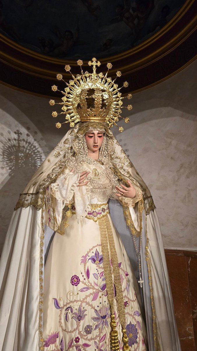 PilasSoledad's tweet photo. La Santísima Virgen de la Soledad ha sido ataviada para el Tiempo Ordinario.

"𝑴𝒂𝒅𝒓𝒆 𝒅𝒆 𝒍𝒂 𝑺𝒐𝒍𝒆𝒅𝒂𝒅, 𝒃𝒆𝒍𝒍𝒐 𝒓𝒐𝒔𝒂𝒍 𝒅𝒆𝒍 𝒑𝒂𝒔𝒊𝒐́𝒏, 𝒔𝒂𝒏𝒕𝒂 𝒎𝒖𝒋𝒆𝒓 𝒄𝒆𝒍𝒆𝒔𝒕𝒊𝒂𝒍, 𝑷𝒊𝒍𝒂𝒔 𝒊𝒎𝒑𝒍𝒐𝒓𝒂 𝒕𝒖 𝒂𝒎𝒐𝒓". https://t.co/3GZnspz4us
