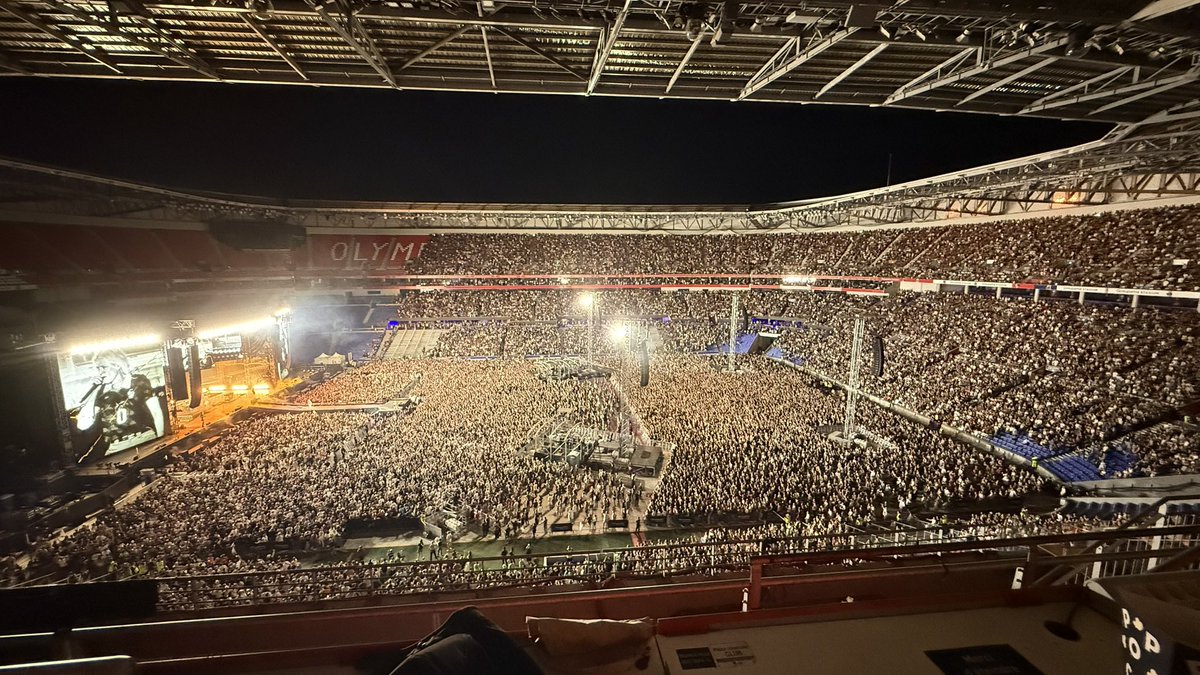 MaxOL69's tweet photo. Concert de @linkinpark au @GroupamaStadium pour le #FromZeroWorldTour 🔥🔥 https://t.co/z6qMBdHbFx