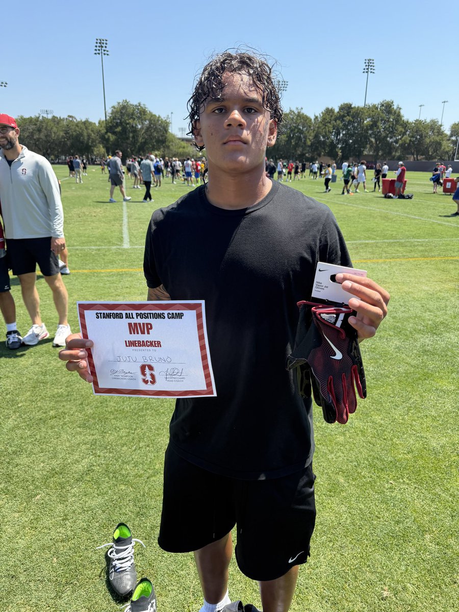 Julian_bruno20's tweet photo. Great day yesterday at the farm participating in the @StanfordFball camp. Left as Linebacker MVP. Thank you @CoachAThompson for the coaching! 🌲 https://t.co/6ruugg6Yds