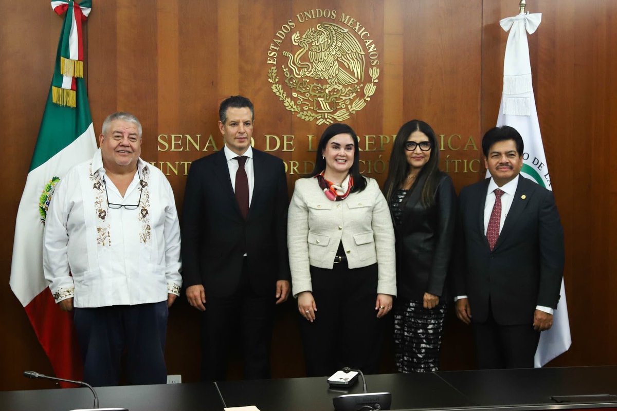 cristinaplanter's tweet photo. La semana pasada comparecí ante la Comisión de Relaciones Exteriores del Senado de la República para compartir la visión que orientará el trabajo de la Subsecretaría para América del Norte. La ratificación del pleno del @senadomexicano está prevista para el siguiente periodo legislativo. 

Seguiremos trabajando para proteger a nuestras comunidades en el exterior y fortalecer la interlocución con Estados Unidos y Canadá. Asimismo, construiremos entendimientos duraderos que contribuyan tanto al bienestar de las y los mexicanos, como a la prosperidad compartida de América del Norte.

Agradezco a la presidenta @Claudiashein y al canciller @r_velascoa la confianza depositada en mí para encabezar esta encomienda, así como a las senadoras y senadores integrantes de la Comisión por sus valiosas reflexiones.