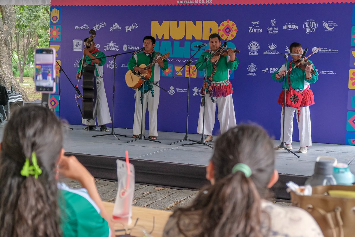 PabloLemusN's tweet photo. ¿Ya fueron a Mundo Jalisco?

Es un festival totalmente gratuito en el cual tenemos lo mejor de nuestras artesanías, gastronomía, cultura y productos locales que reflejan el talento y el orgullo de nuestra tierra. 

La cita es en el Parque Agua Azul y la Casa de las Artesanías. Los esperamos todos los sábados y domingos, hasta el 5 de julio. ¡No se lo pierdan!