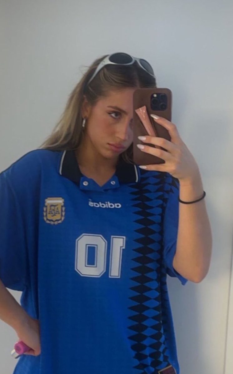 TateMcRaeAr's tweet photo. Hoy juega Argentina y la tenemos a ELLA de nuestro lado. 🇦🇷 https://t.co/b8mMaQqmvu