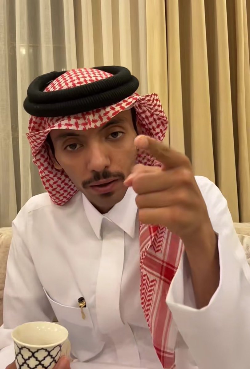 v9_xt7's tweet photo. ع الصعيد الشخصي تحسست من رفعة الإصبع🚶🏻‍♀️
#دحام_الضحيك https://t.co/TYnkL1tbjO