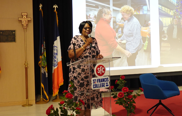 NYCAgingCommr's tweet photo. Last Friday, Commissioner Dr. Lisa Scott-McKenzie joined Assemblymember Jo Anne Simon and AmeriCorps Seniors’ Deirdre Ryan to spotlight ways older New Yorkers can work, volunteer, stay active, and make an impact in their communities. 🤝 #OlderAdults #Community #NYCAging https://t.co/zZ6eiDob5K