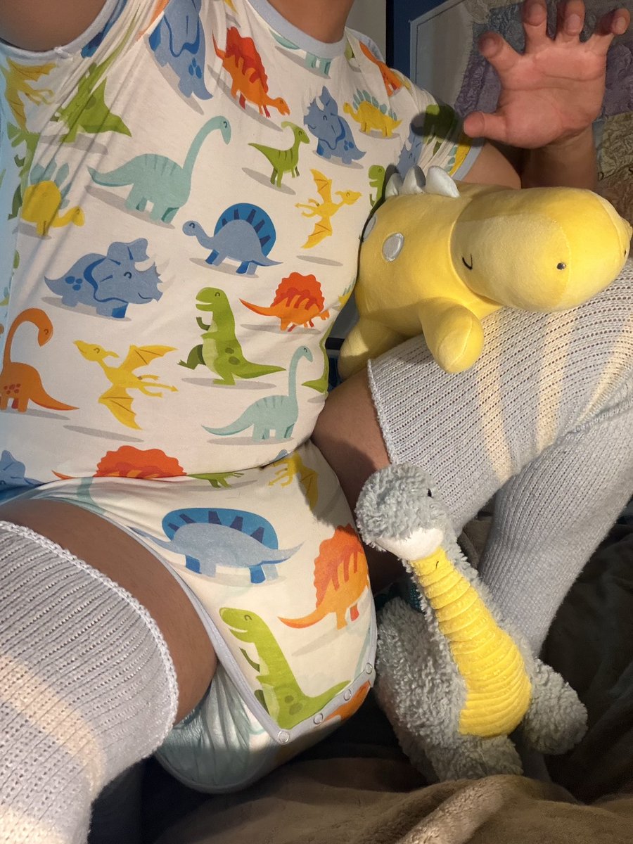skyhealer3's tweet photo. 👑 Bow down to the padded Dino King 🦕🦖 https://t.co/bYydRQ8X0U