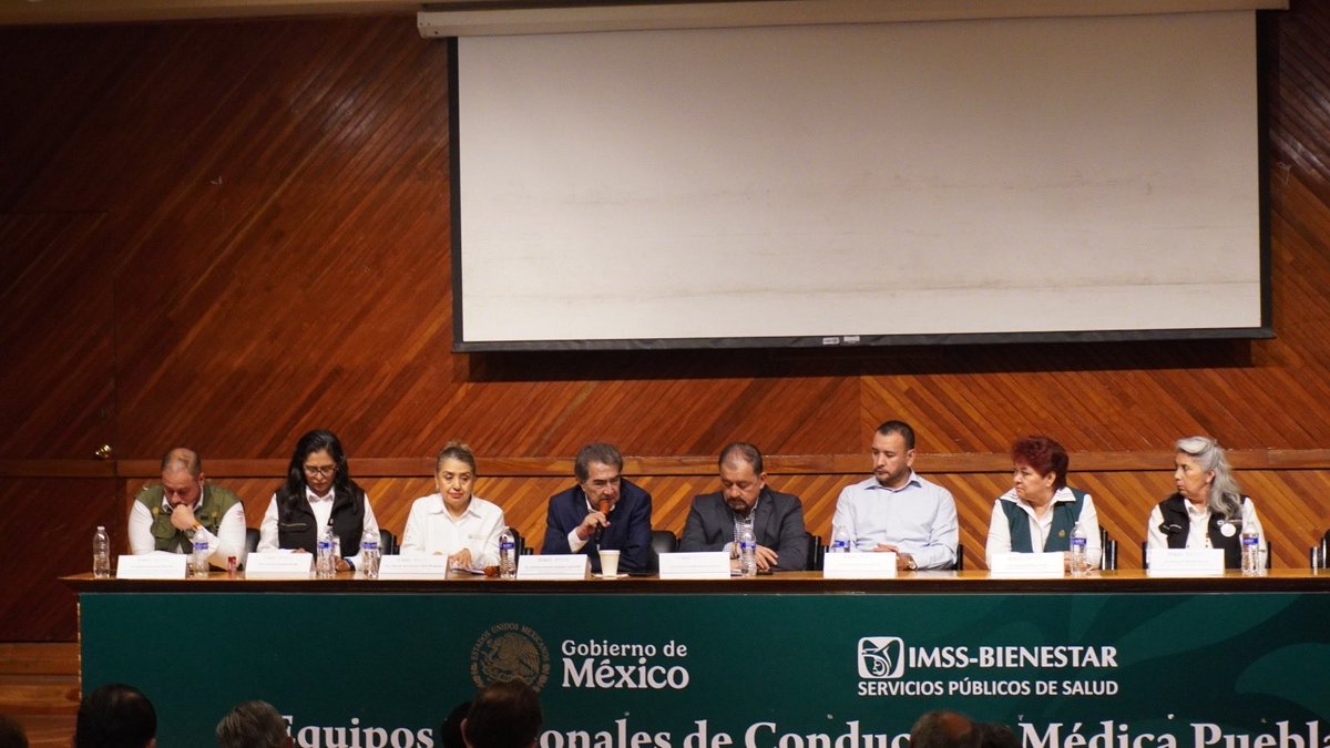 IMSSBPuebla's tweet photo. 🏥🤝 En #IMSSBienestar #Puebla fortalecemos la coordinación con los 14 Hospitales Generales del estado para impulsar una atención médica más eficiente, humana y oportuna para las y los poblanos. 💚🩺

#SaludParaTodasYTodos #EstoEsIMSSBienestar https://t.co/7MTK7g9WOQ