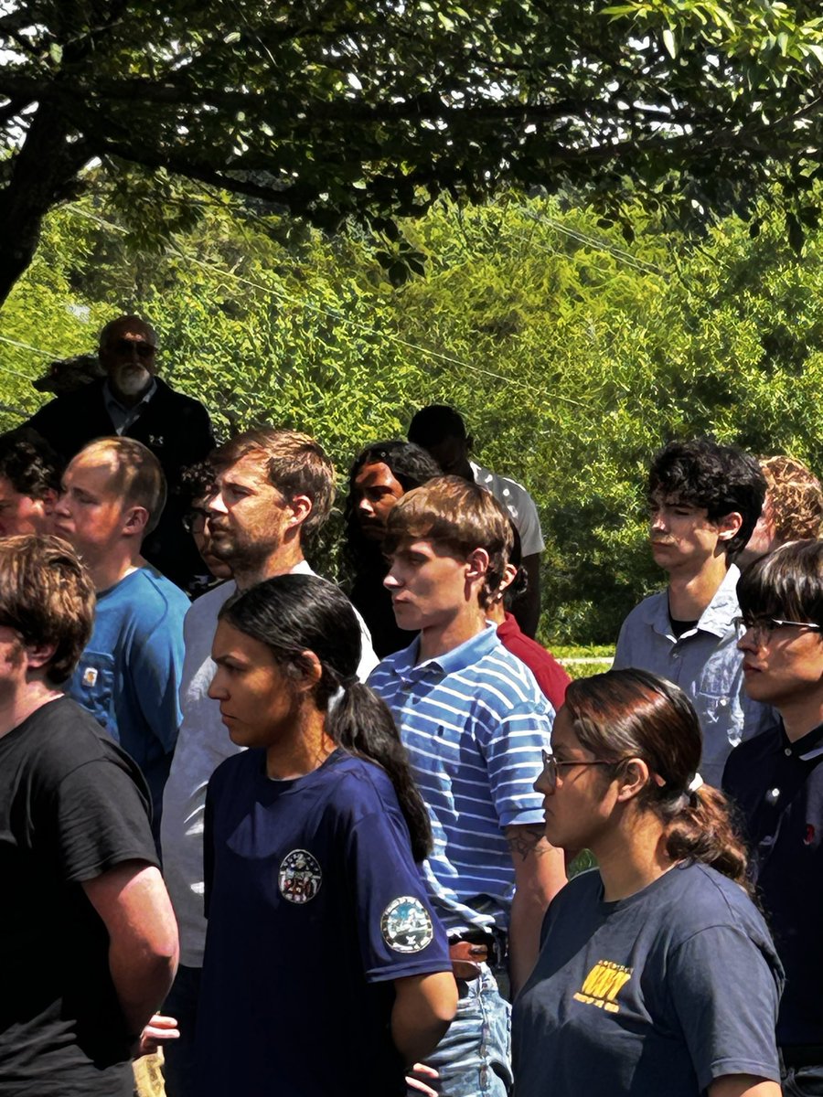 tamijmc's tweet photo. My grandson is now officially a Marine. He’s the one on the second. Row in the light blue and striped shirt. His name is Justin. Please keep him and all who serve with him in your  prayers!  He’s an 18 rd old American 🇺🇸 Patriot. 🙏🫡🇺🇸 https://t.co/pMizNkNX2C