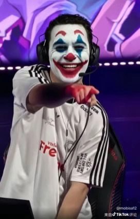 lemon219fd's tweet photo. @7xanthos7 @eternalfiregg @FUTesportsgg @xeus1tap @sociablEEvl @_s0pp @yetujey @KROSTALY @BerkeKanturk @BambinoVL @berkalp_kaan https://t.co/uwHo4P5v6L
