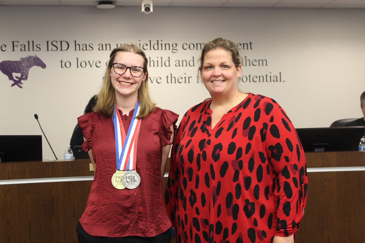 MarbleFallsISD's tweet photo. 📖UIL Academic Medalist Recognized

Marble Falls High School student Anna Moyer was recognized for earning a silver medal in Literary Criticism at the UIL State Academic Meet this spring.
👏🏻Congratulations to Anna and sponsor Kate Jackson on a successful contest season! https://t.co/xbANLxlGY6
