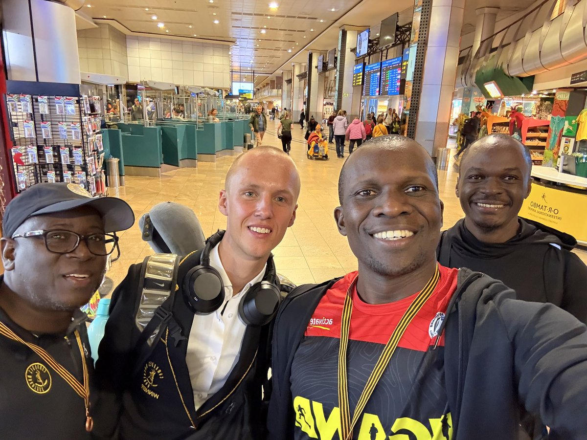 MosesRutahigwa's tweet photo. At OR Tambo, we caught up with Piet Wiersma, the 2024 Comrades Marathon winner and the man who came second at the 2026 edition; such a down-to-earth person. 

Our conversation focused on his “WHY?”

A humble teacher, based in Kenya, running to inspire his family and those who look up to him. 

My take away: You need something that drives you; that inner force that keeps you going and pushes you uphill. 

@KanyikeRonald @PPafitness, hope you took some notes.