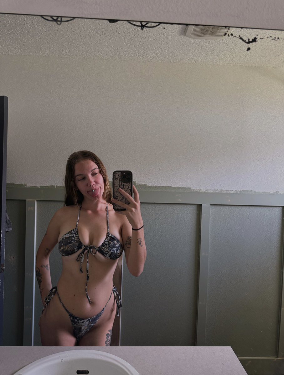 brynndyerr's tweet photo. little camo vibes https://t.co/iTzvTieXTF