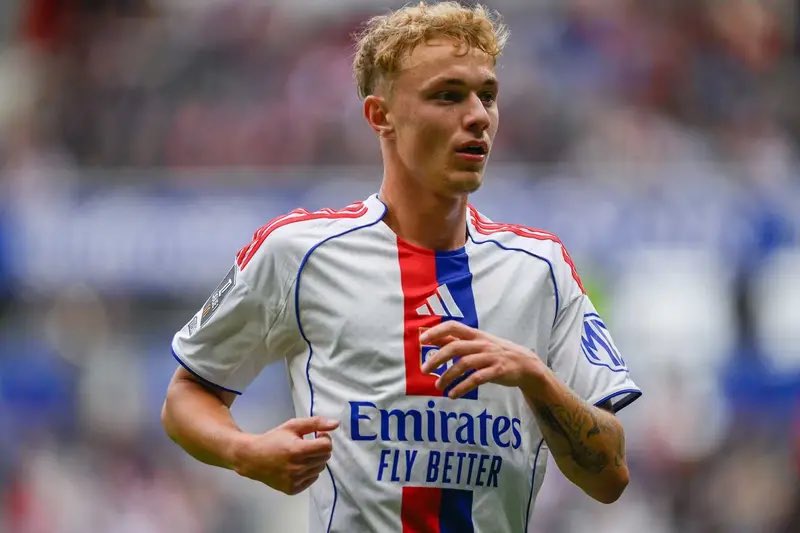 Adam Karabec à l’OL : 

-1573 min TCC (17.5 matchs)
-6 G/A (3 buts + 3...