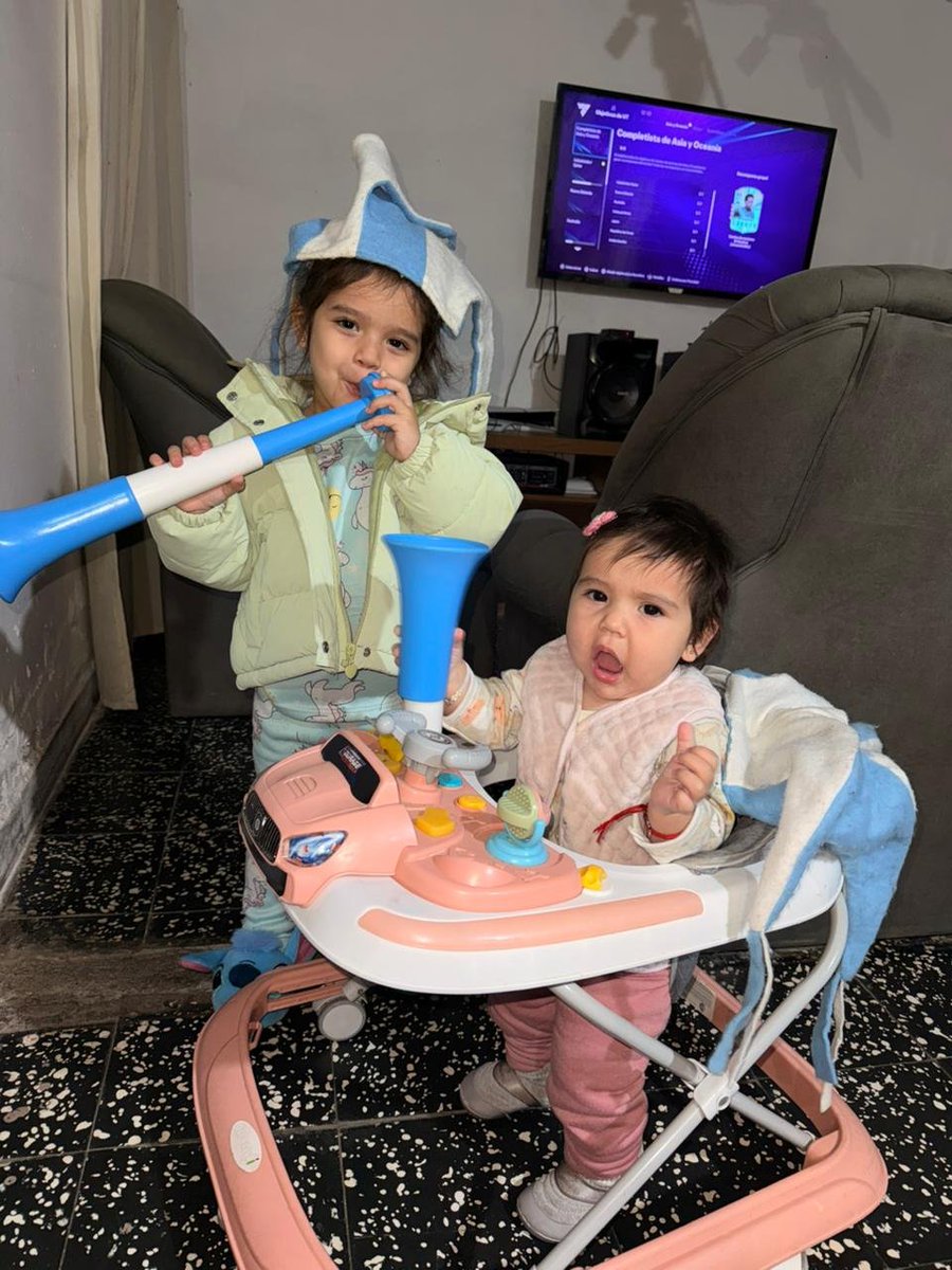 guadageronimo15's tweet photo. Esperando el partidoooo🥳🥳🥳🥳 AGUANTE ARGENTINAAAAA #SEFUELARGA 🥳🥳🥳🥳🥳🥳💖 https://t.co/nxJlexU2bi