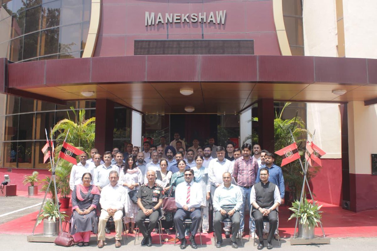 westerncomd_IA's tweet photo. #CivilMilitarySynergy #InterAgencyCoordination #NationBuilding
#KnowYourArmy

A one-day Orientation-cum-Civil Military Fusion Programme was conducted at Chandimandir Military Station for 38 Income Tax Officer trainees and faculty members. The participants were sensitised to the Indian Army’s budgeting processes, organisational structure, operational functioning, and the rules and regulations applicable to Army personnel. They were also familiarised with the ‘Know Your Army’ initiative. A weapon display was organised as part of the programme.

The event provided a valuable platform for fostering mutual understanding, strengthening inter-institutional cooperation, and enhancing civil-military synergy. Such engagements contribute to building stronger partnerships in service of the nation and advancing the spirit of collective nation-building.

@adgpi
@prodefencechan1