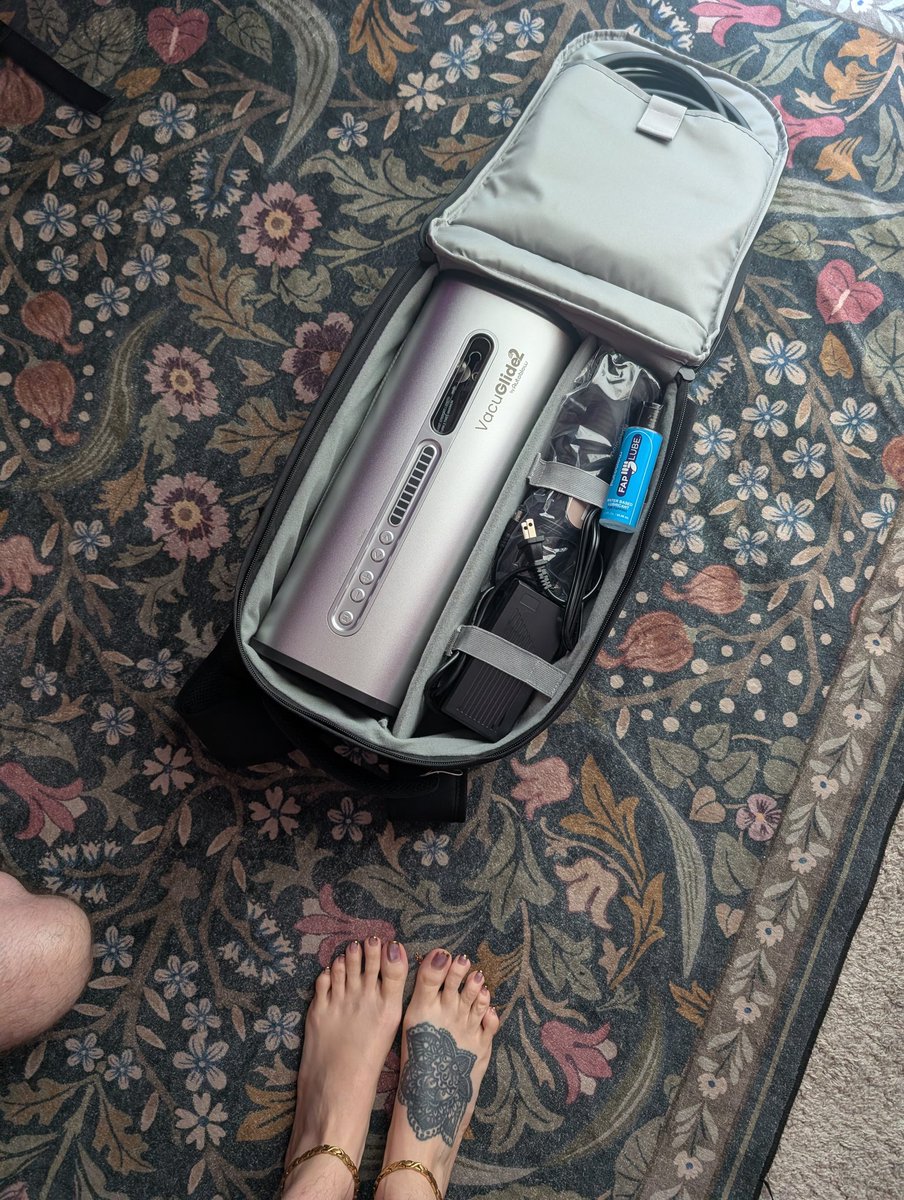 PetraBanx's tweet photo. My dungeon got a brand new toy thanks to My sub c. I see tons of milking sessions in the future! https://t.co/ZNhJMlzEBD