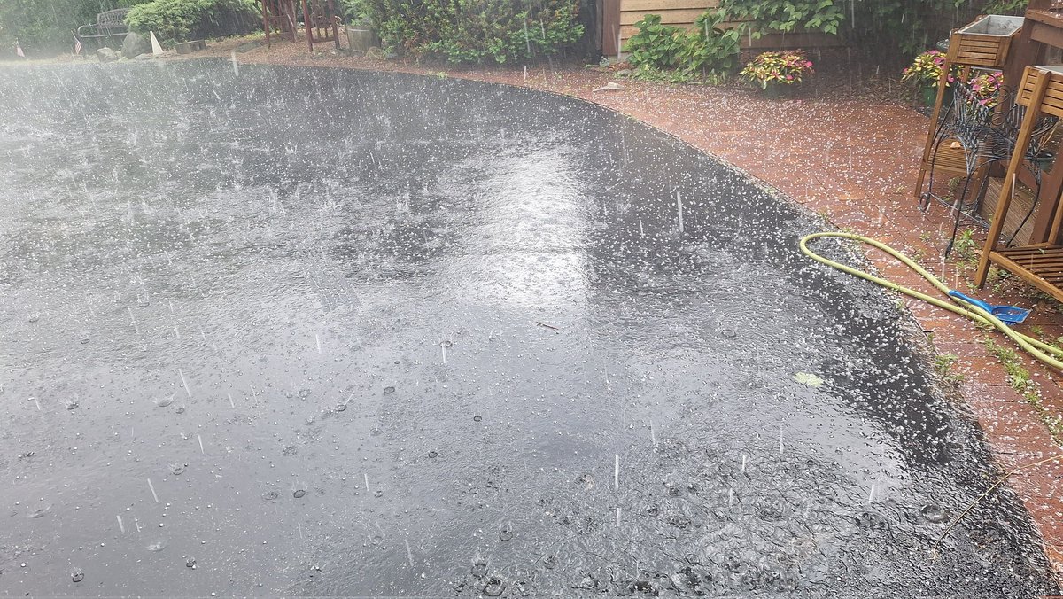 chrisobrien7's tweet photo. peaceful sized hail lasted abiut 45 seconds in the Town of Erin just 1 mile east of Holy Hill. continuous thunder after rolling thunder and light - medium rain otherwise. @NWSMilwaukee https://t.co/ikqYyWhcWa