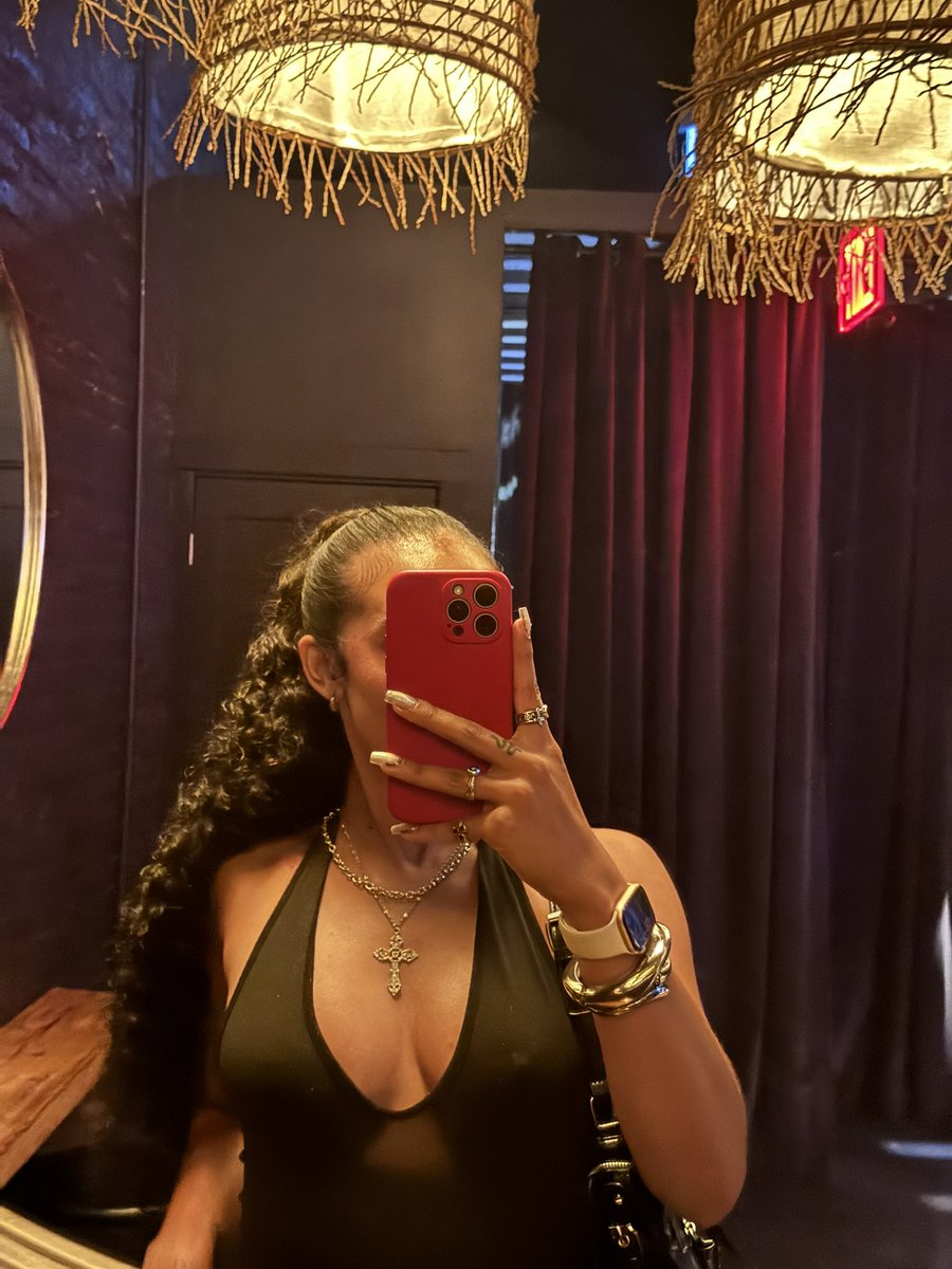 ItsMikiG's tweet photo. You know I like Twitter seeing my drops first now … Chicago.. Don.. adventures w/ my sis 🤍🌃 —- a thread https://t.co/FFK0eSbQwt