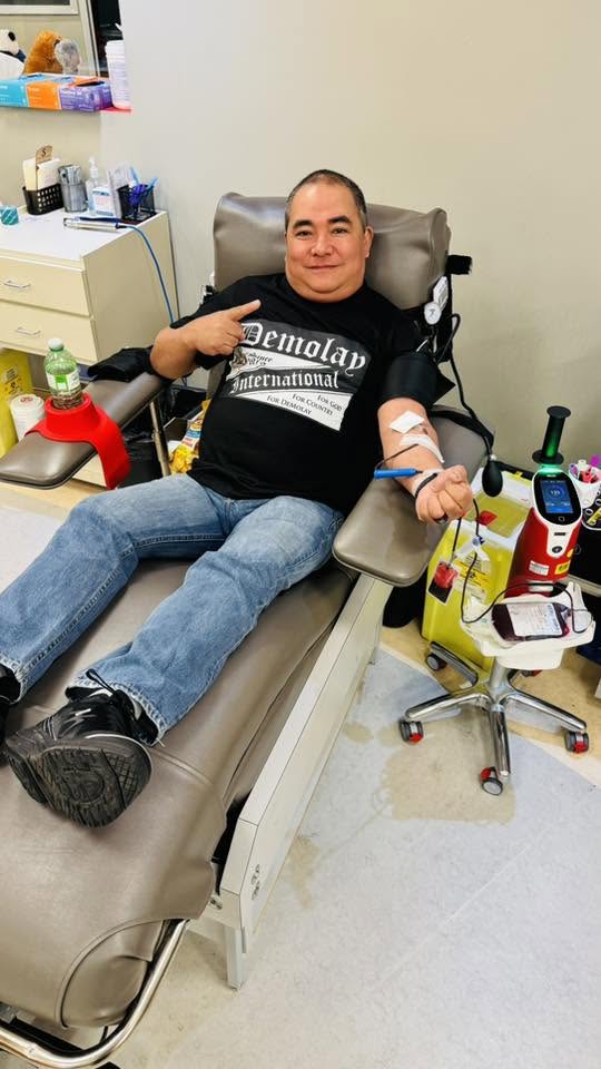 SpidsSurrey's tweet photo. Our wonderful Voltaire S.A.'s most recent gift giving! @CanadasLifeline #SPIDS #partnersforlife
PFL SURR010428 @narimadc https://t.co/O8JRF9FO1Z