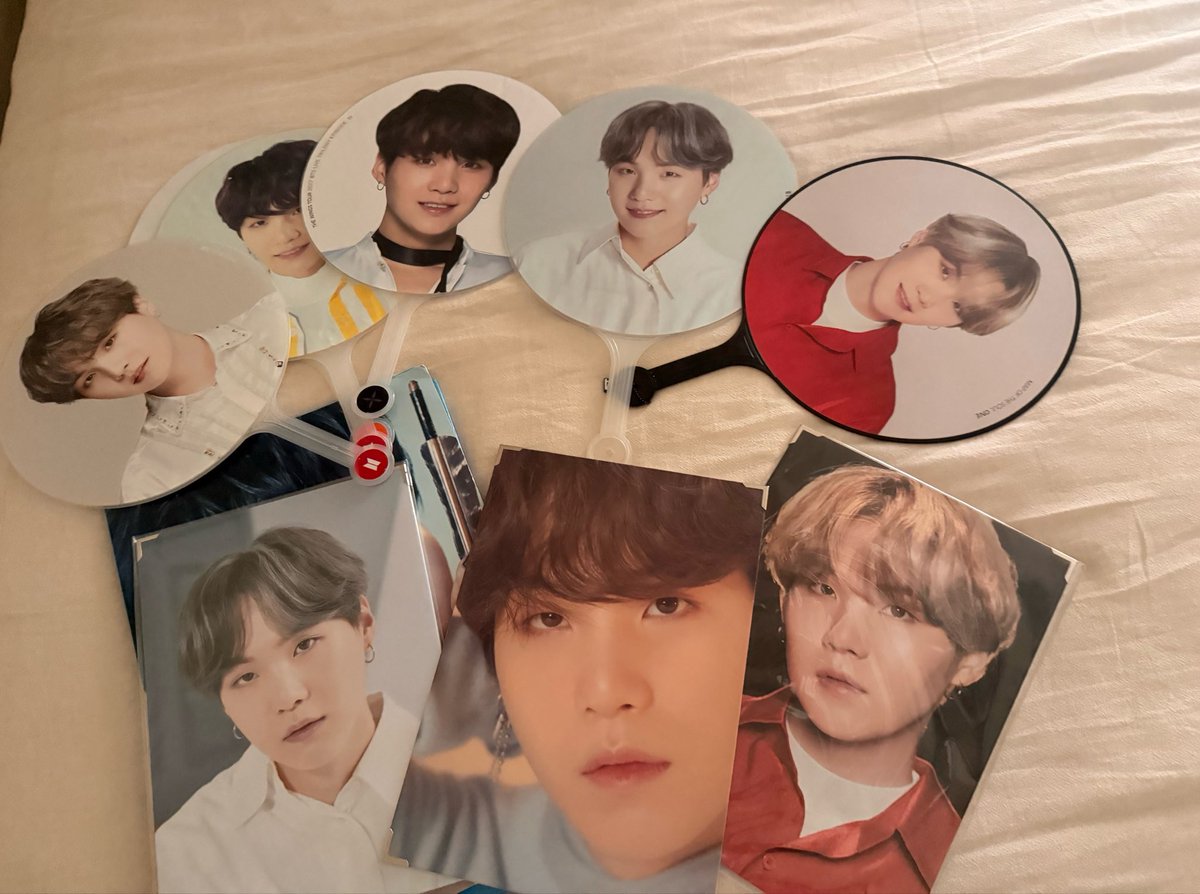 minsyoongi's tweet photo. All these under my bed rn ermmmm https://t.co/6gOjfYgW8q