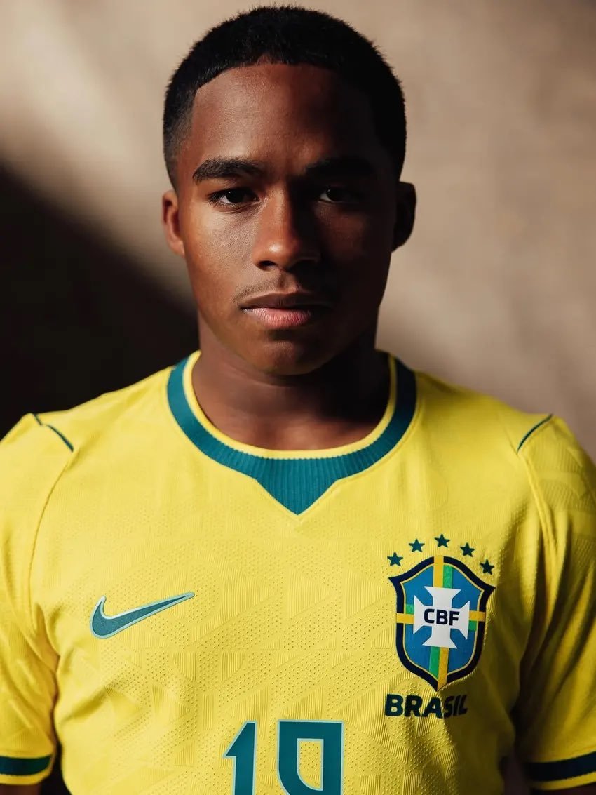 cobra_claudio's tweet photo. 🚨 URGENTE: Ancelotti afirma que Endrick jogará apenas após derrotar Ywach para salvar a Soul Society, mas que para isso precisa descobrir o nome verdadeiro de sua Zanpakutou e liberar sua verdadeira Bankai. https://t.co/a4fIu5ZaEV
