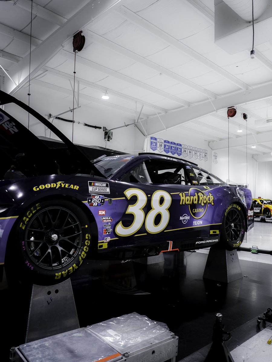 Front Row Motorsports tweet media