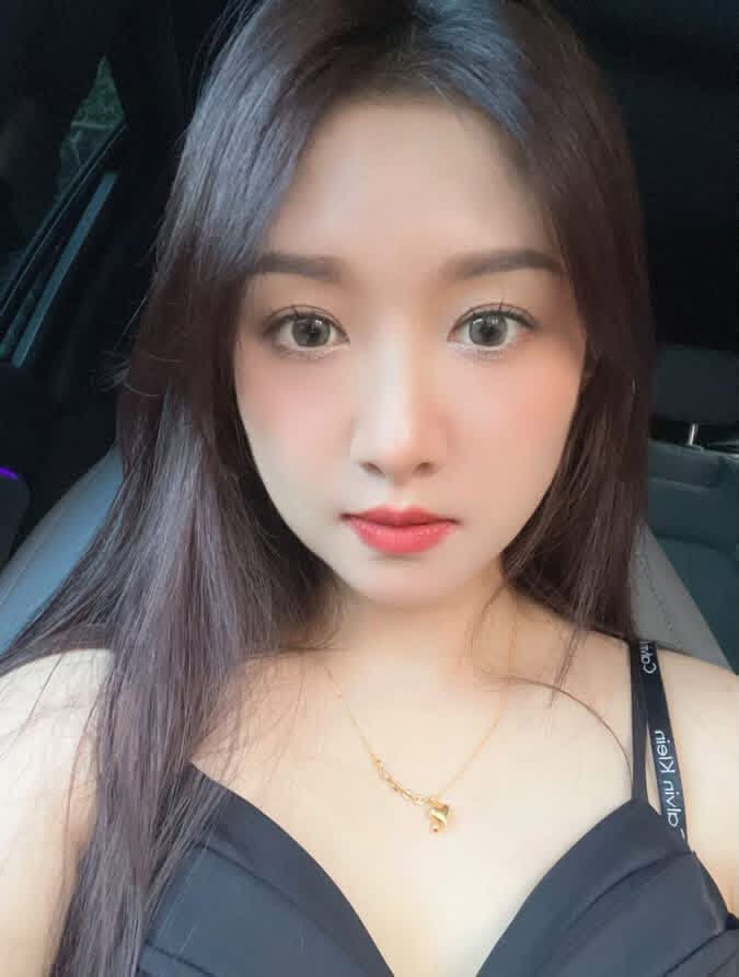 mm18io's tweet photo. 老阿姨一枚了有沒有人不嫌棄的 
可以認識一下嗎 
不想孤獨終老哎～ https://t.co/uT18o5KKGN