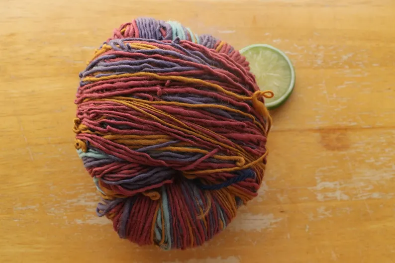 thefinelime's tweet photo. Southwestern hues star in this #handspun, #selfstripingyarn. It's 100% #merinowool
https://t.co/UveUe4GN4I via @Etsy https://t.co/v76hOPDHb0
