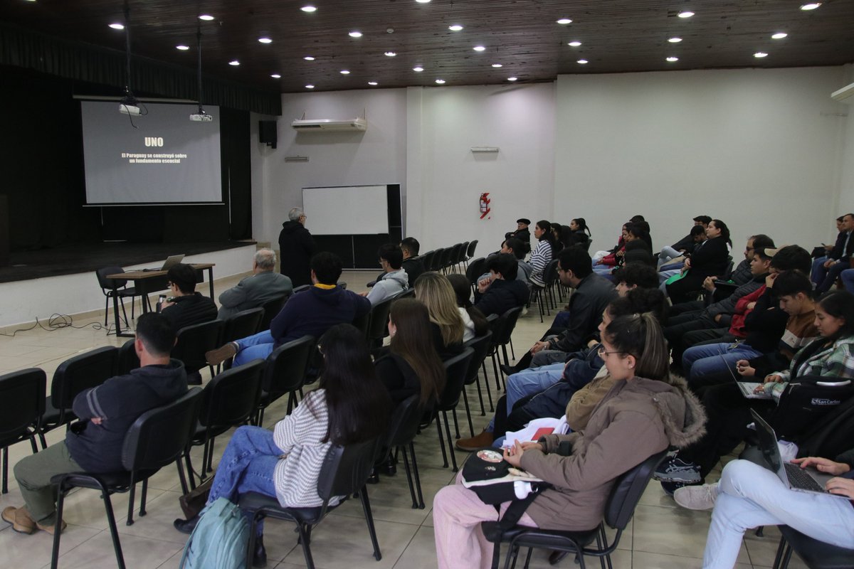 prodinamis's tweet photo. 🎓 Estudiantes de la Universidad San Carlos participaron de una jornada de conferencias en el marco del proyecto Faros de Libertad, una iniciativa impulsada por PRODINAMIS para promover el pensamiento crítico y el intercambio de ideas.

Más info 🔗https://t.co/0JfIoPYuB1 https://t.co/cpuGPCvq1S