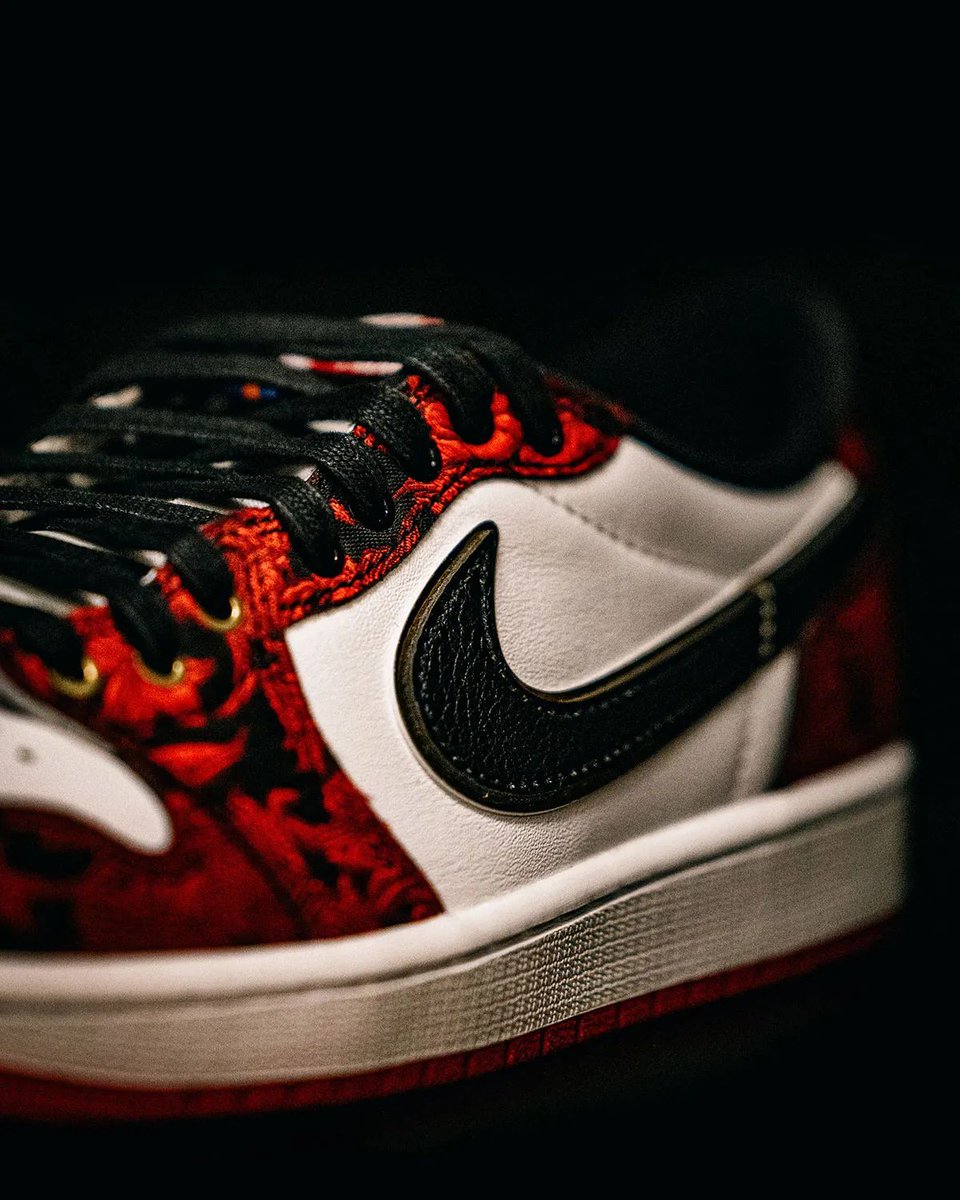 KicksFinder's tweet photo. OFFICIAL ANNOUNCEMENT: Air Jordan 1 Low OG "Last Dance At The Garden" 💐
September 26th, 2026

"The last dance wasn’t just a season, it was a mindset of precision. There was no ceremony or send off in one of the game’s loudest and most iconic stages, The Garden."

"This AJ1 Low OG captures that moment and memory. It’s not built to be the loudest AJ1, It’s built around heritage and his respect already cemented in basketball history. Colors that nod to greatness without shouting. Every panel feels intentional, like the final possessions of a game that would define an era. Details that highlight the accolades that stamped the moment."

"This pair doesn’t celebrate the beginning, it honors the exit. Legends don’t fade, they finish."