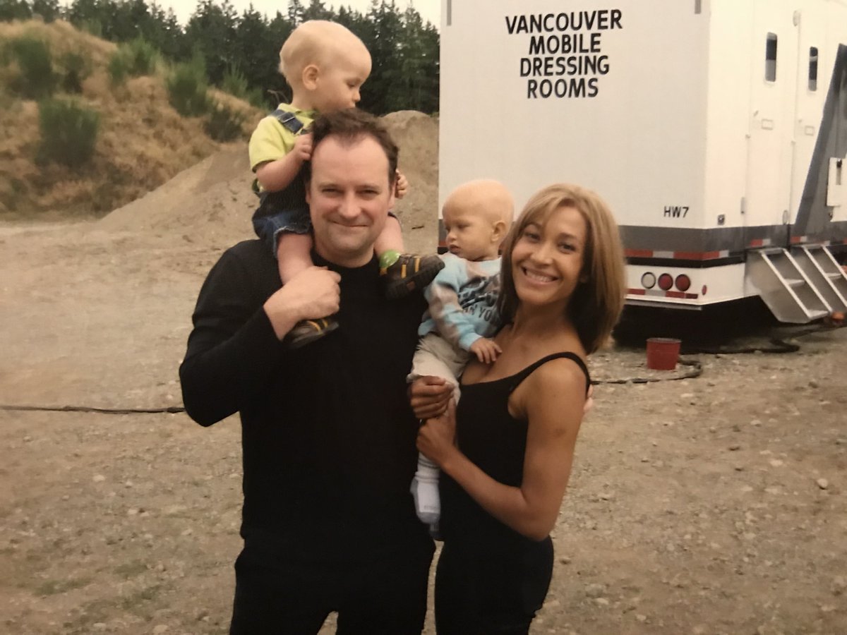 rachel_luttrell's tweet photo. Years later and this fandom still shows up.

Loudly. Passionately. Together.

That’s the magic of Stargate. 💙

#SaveStargate 
@dhewlett https://t.co/VBaPr3mu0N