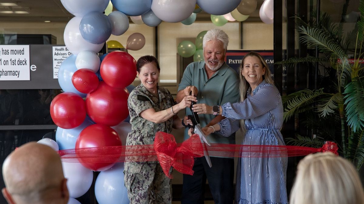 DoD_DHA's tweet photo. NEWS: NMCSD cuts ribbon on new Patient Advocacy and Resource Center, elevates beneficiary experience

https://t.co/lQOOIW51qu https://t.co/f7AMv05pbV