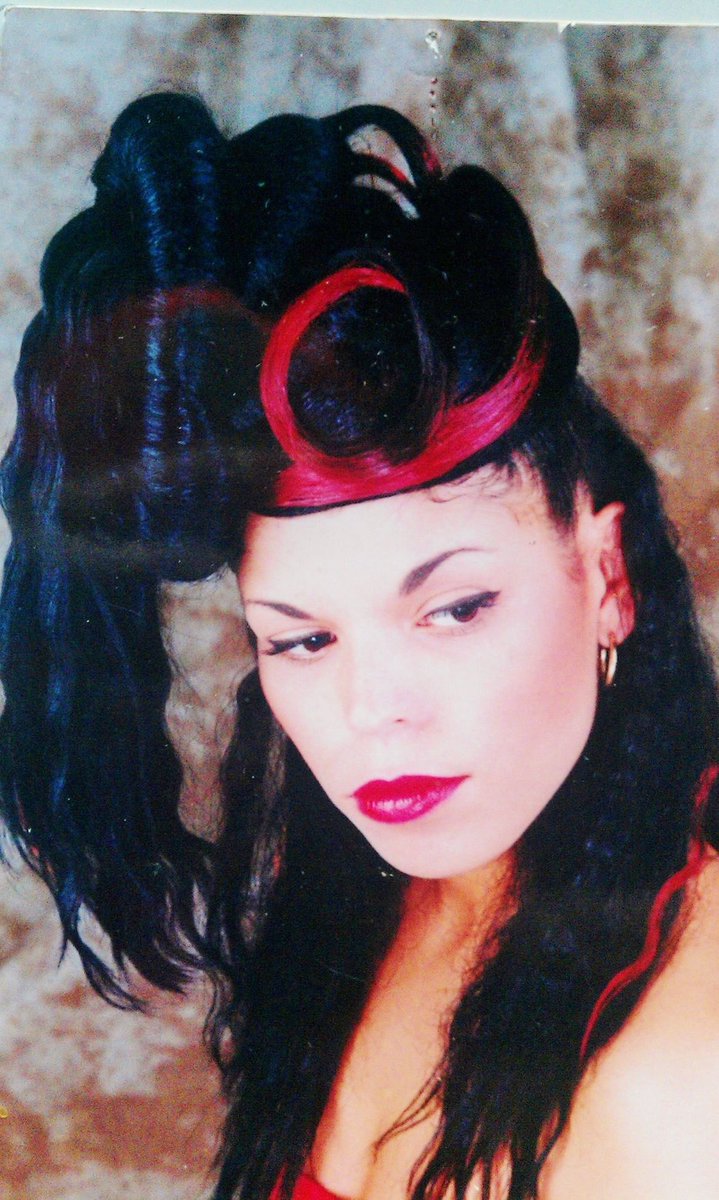 upamilion's tweet photo. Detroit, Michigan. The beauty village salon 1990. https://t.co/soN9UqBWXt